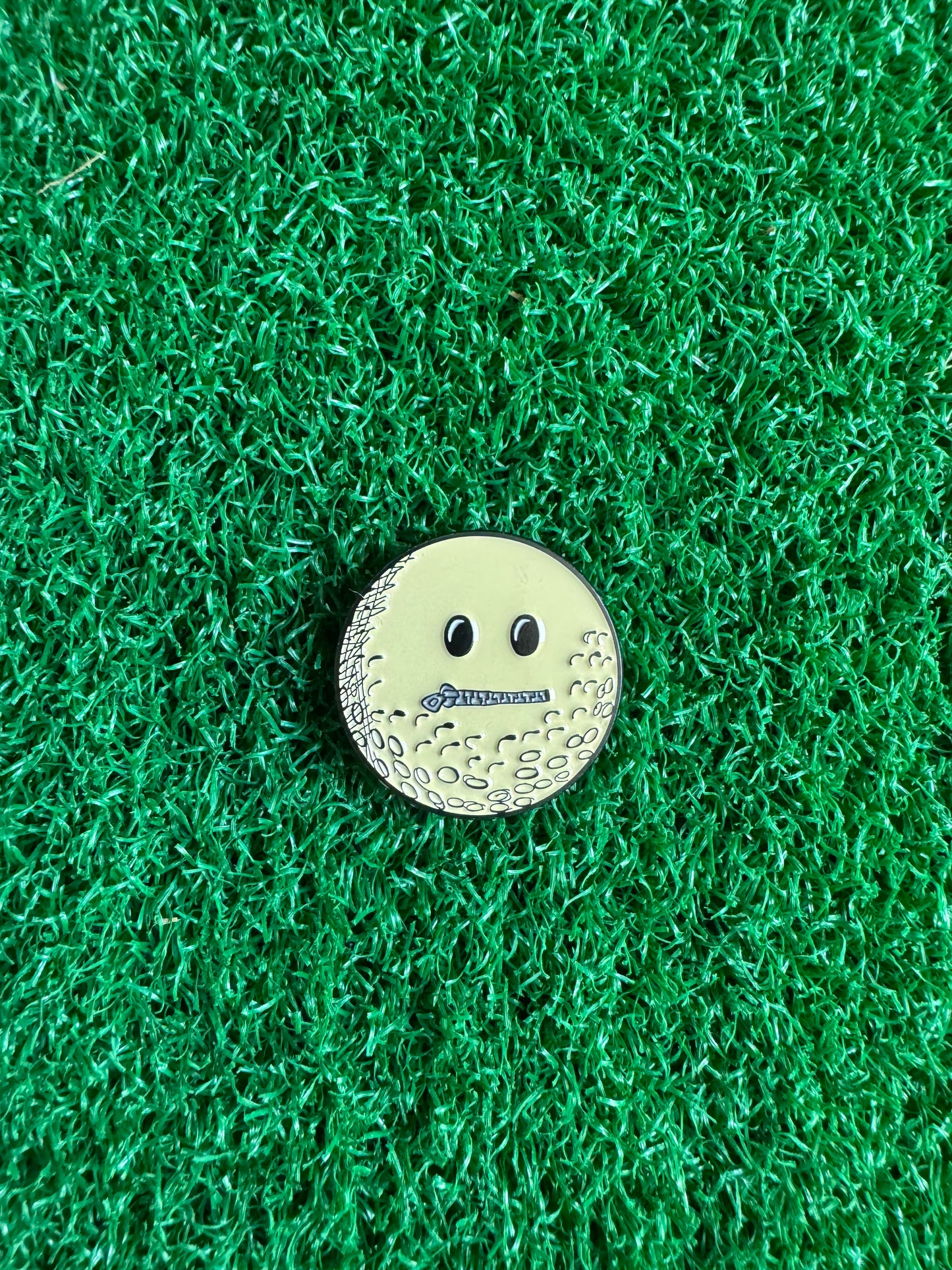 Ace - The Silent Golfer Ball Marker