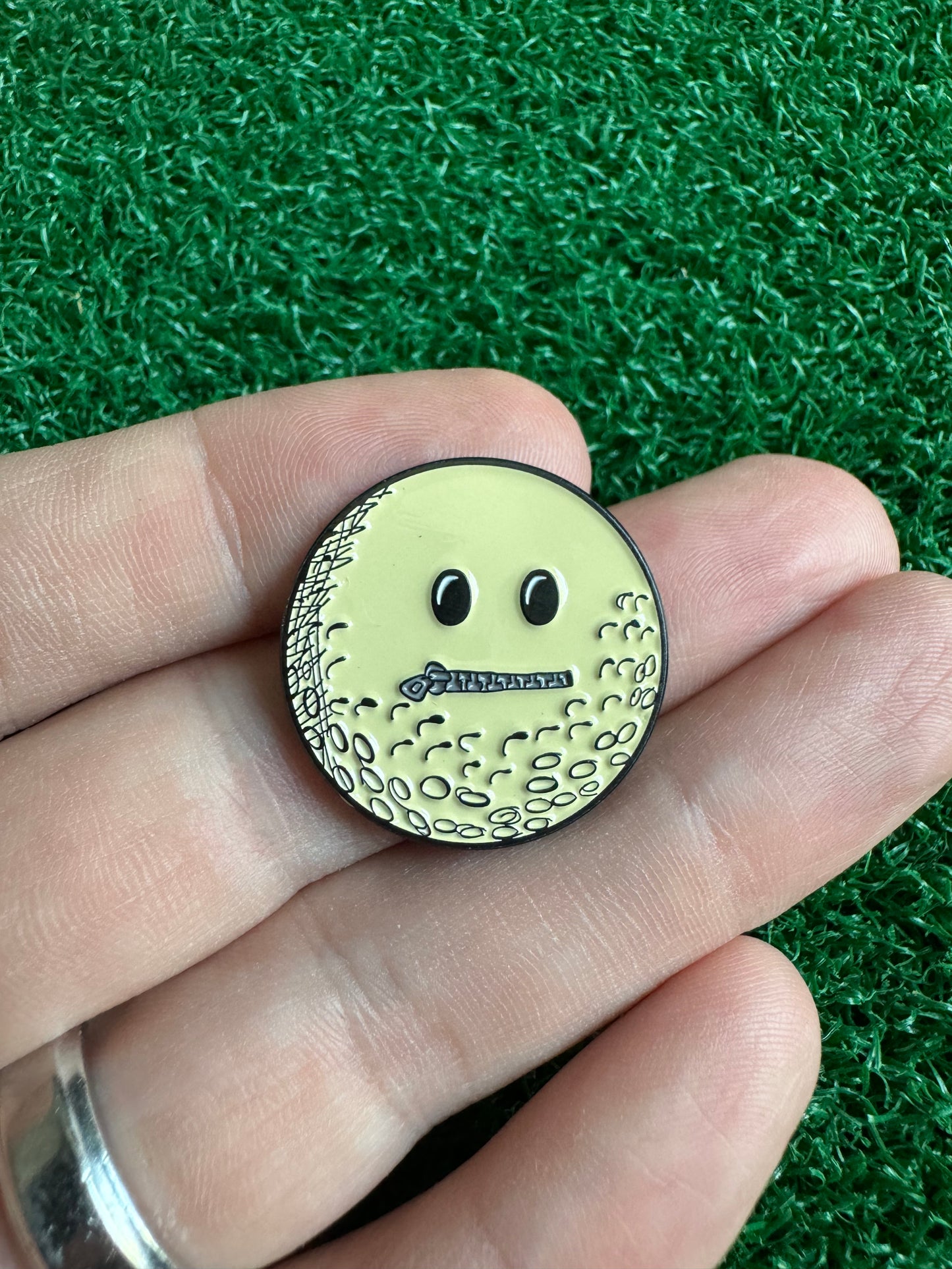 Ace - The Silent Golfer Ball Marker